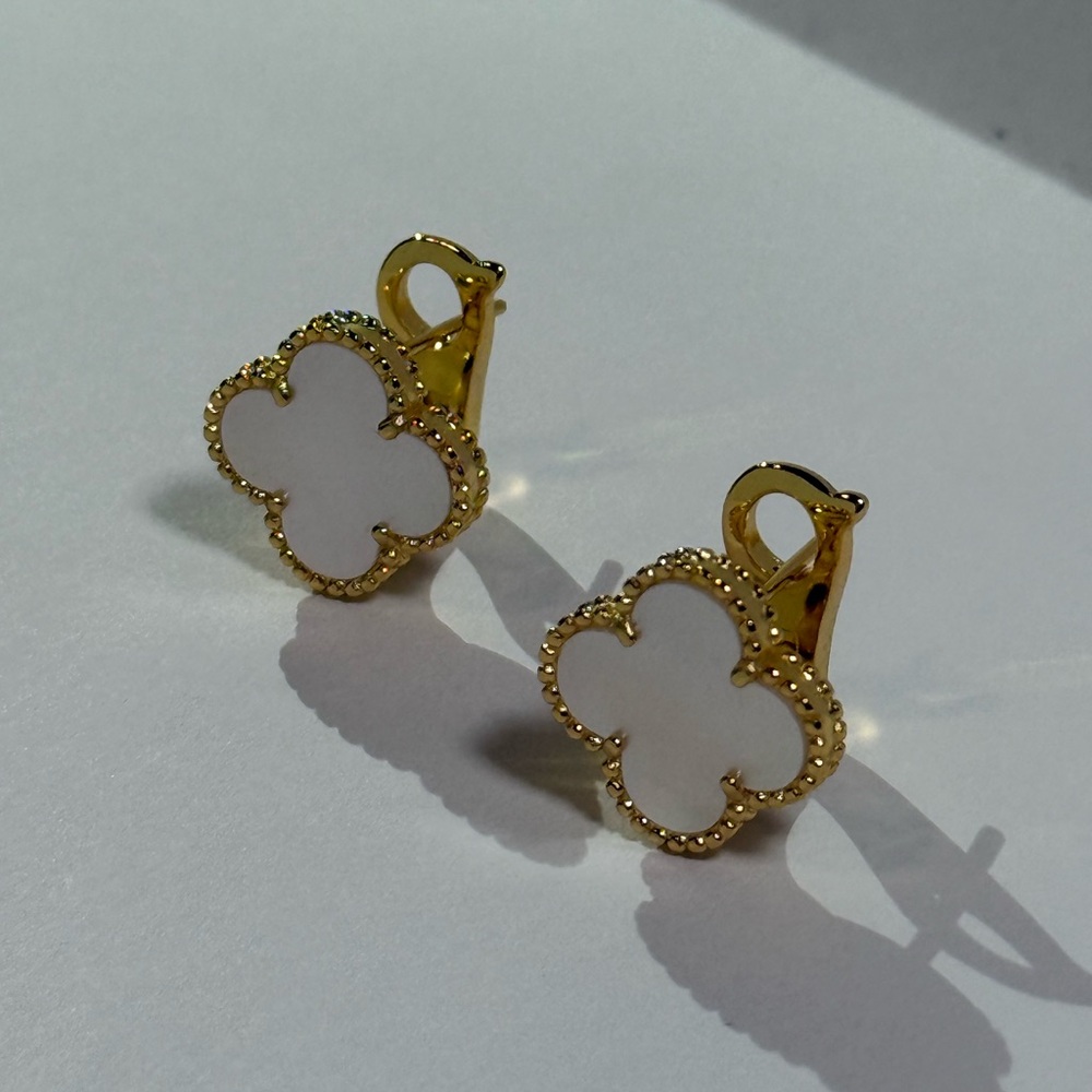 White Stone Flower Earrings Summer vibes - Picture 8 of 11